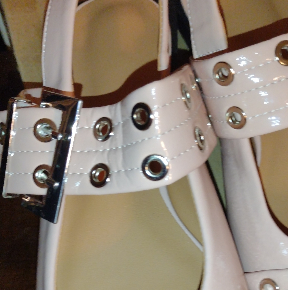Stylish Pink Women's Shoes with Buckle Detail - Picture 12 of 14